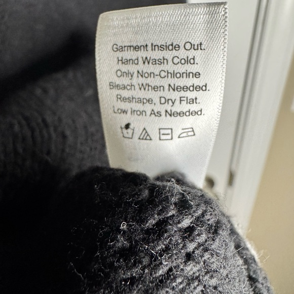 READ DESCRIPTION Oversized Sweater Vest by Coldwater Creek - SKU 1019 - Picture 6 of 6